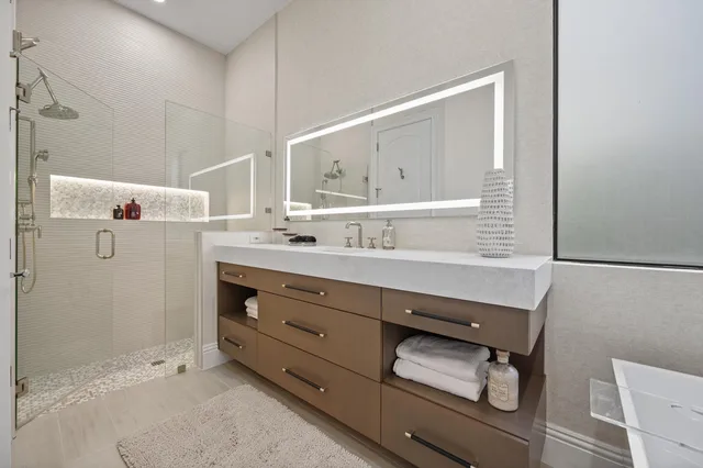 Residence photo 67