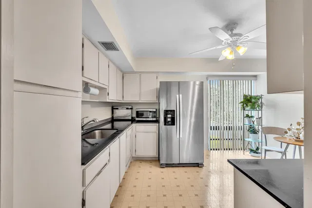 Unit 234 photo 15