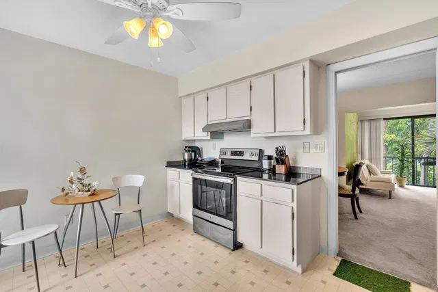 Unit 234 photo 18