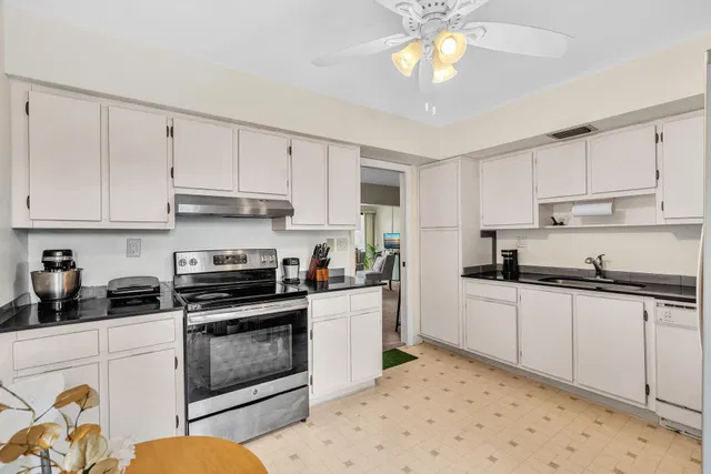 Unit 234 photo 20