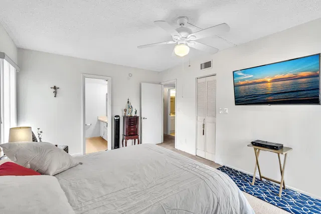 Unit 234 photo 29