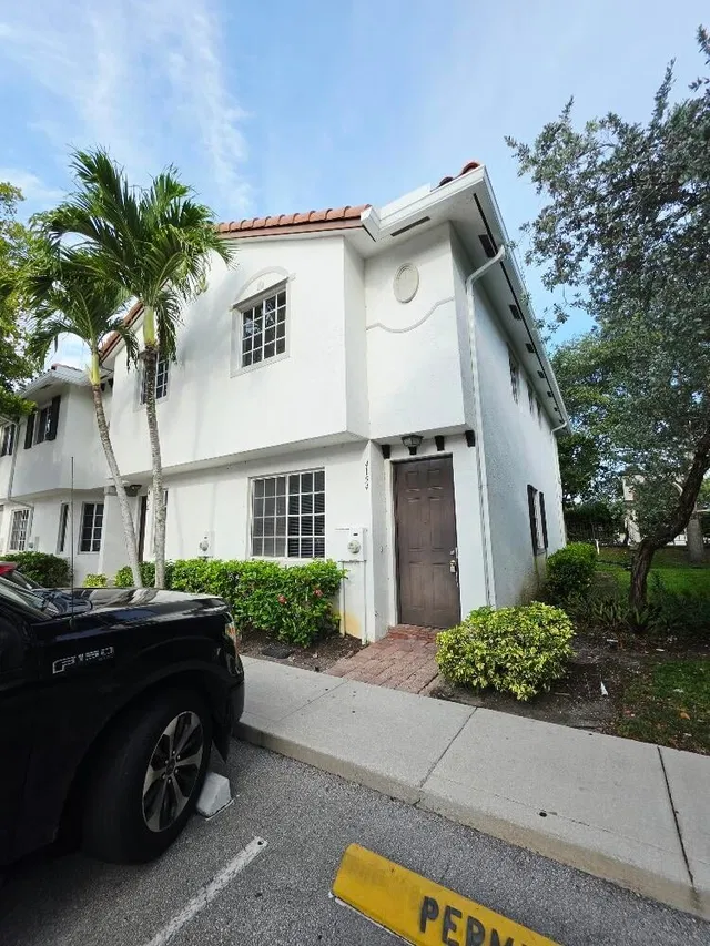 Residence photo 2
