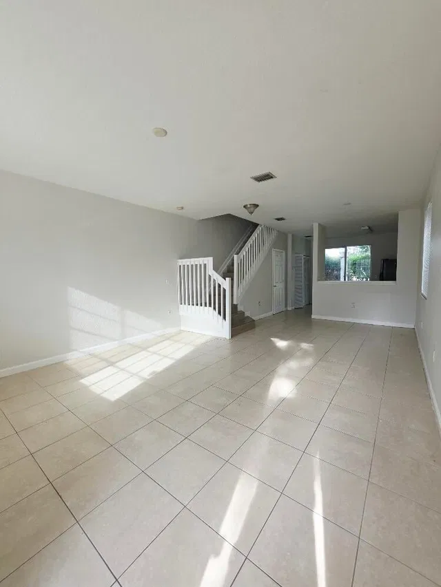 Residence photo 3