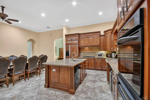  Residence photo 35