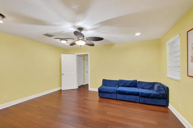  Residence photo 56