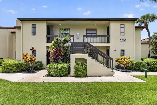 Boca Lago Country Club Homes Unit 5j photo 2