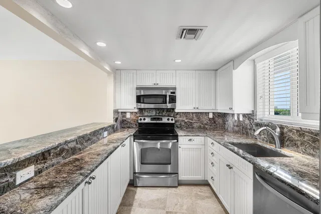 South Palm Beach Unit 515 photo 11