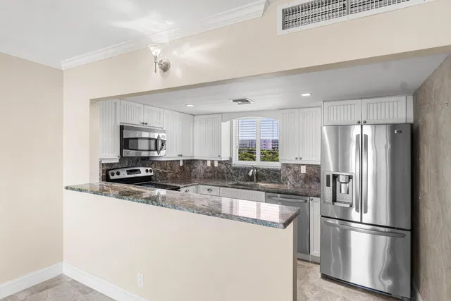 South Palm Beach Unit 515 photo 12