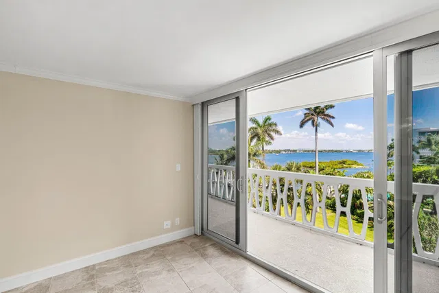 South Palm Beach Unit 515 photo 14