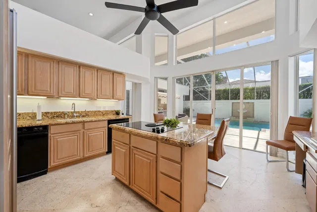 Admirals Cove Residence photo 8