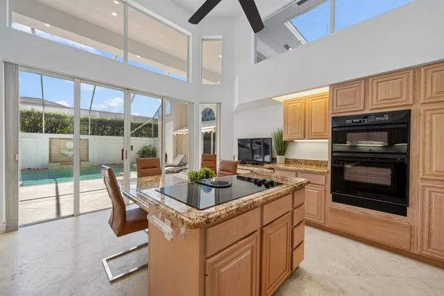 Admirals Cove Residence photo 9