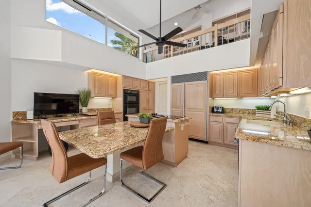 Admirals Cove Residence photo 10