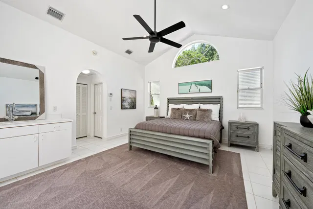 Admirals Cove Residence photo 20
