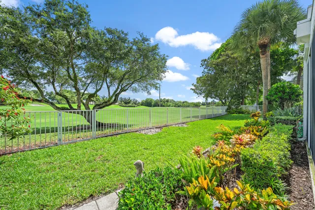 Admirals Cove Residence photo 25