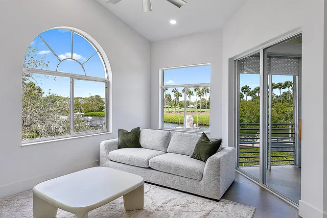 Admirals Cove Residence photo 9