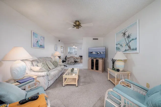 Unit 130-8 photo 6