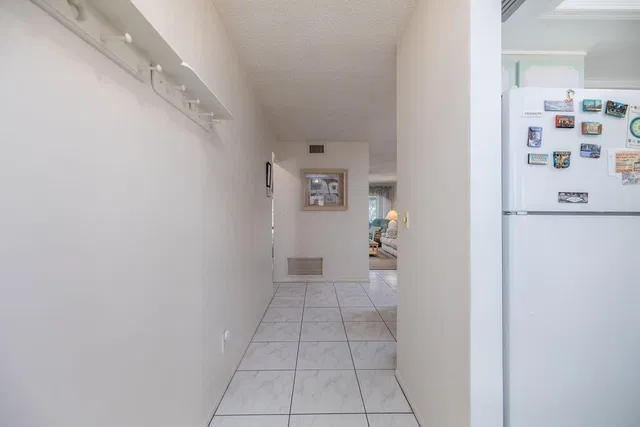 Unit 130-8 photo 14