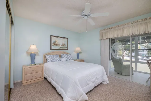 Unit 130-8 photo 17