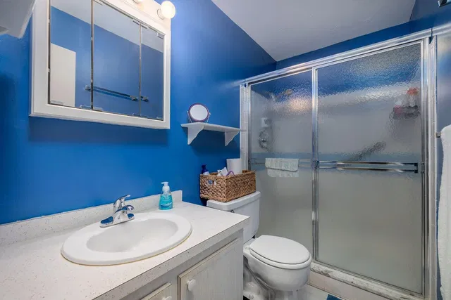 Unit 130-8 photo 18
