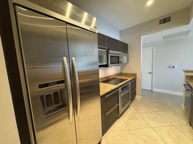 CityPlace South Tower Unit 1609 photo 9