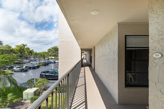 Boca Raton Unit 211 photo 30