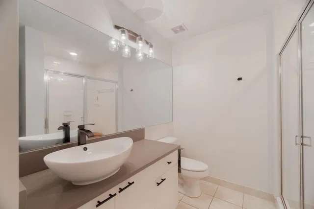  Unit 304 photo 21