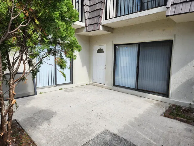 Unit C photo 2