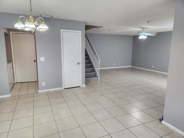 Unit C photo 6