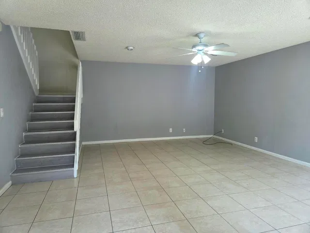 Unit C photo 10