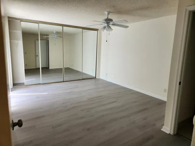 Unit C photo 16