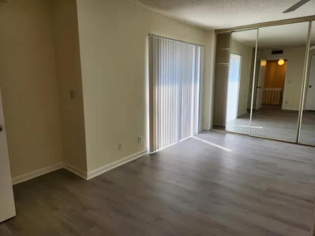 Unit C photo 17