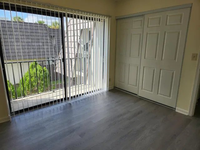 Unit C photo 20