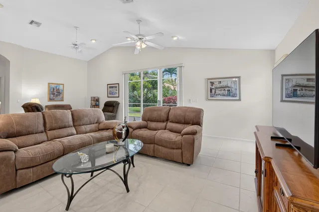 Residence photo 18