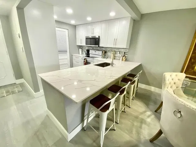 Unit 409 photo 2
