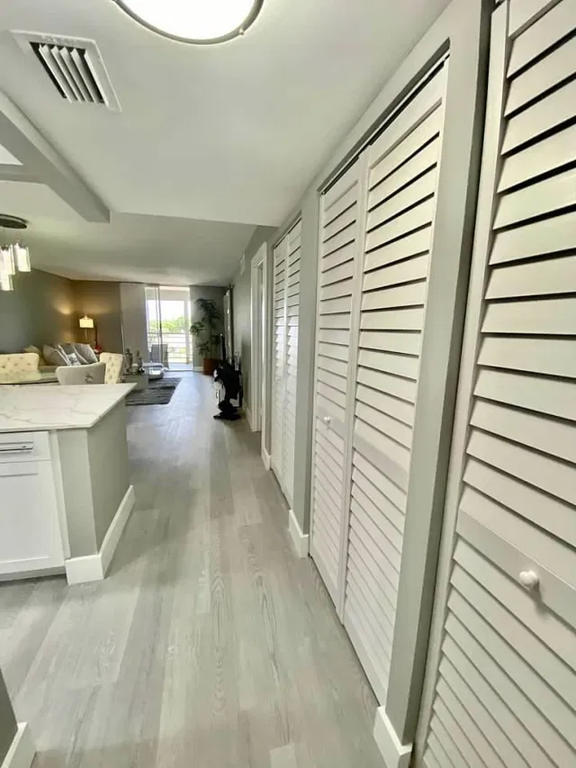 Unit 409 photo 10