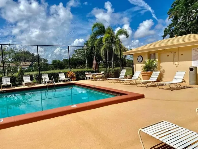 Unit 409 photo 36