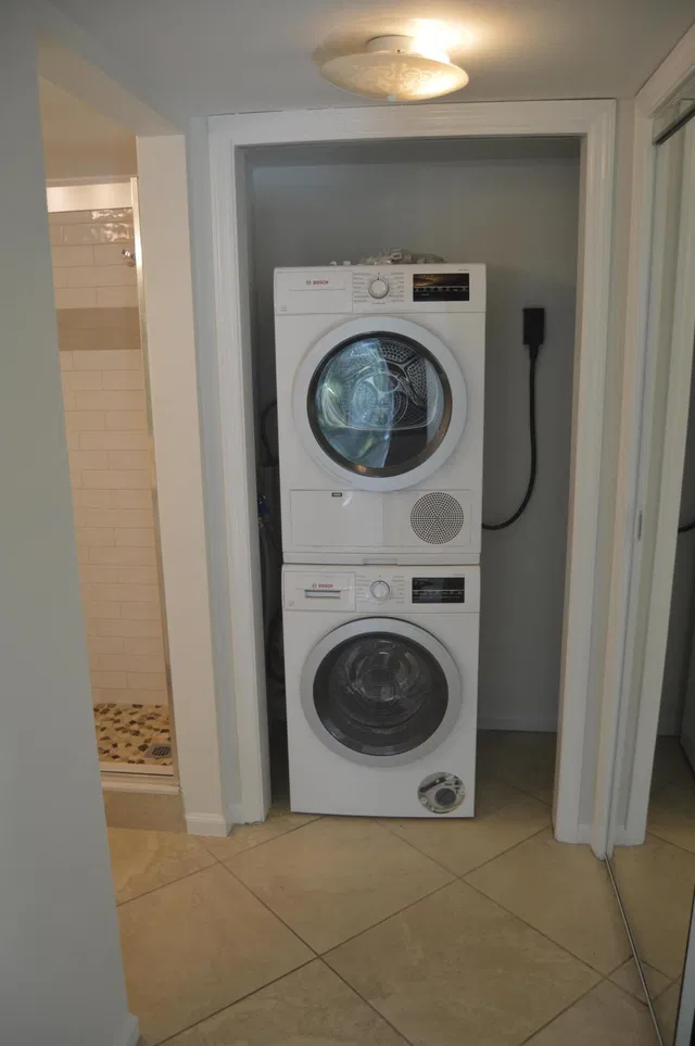 Unit 5-303 photo 14