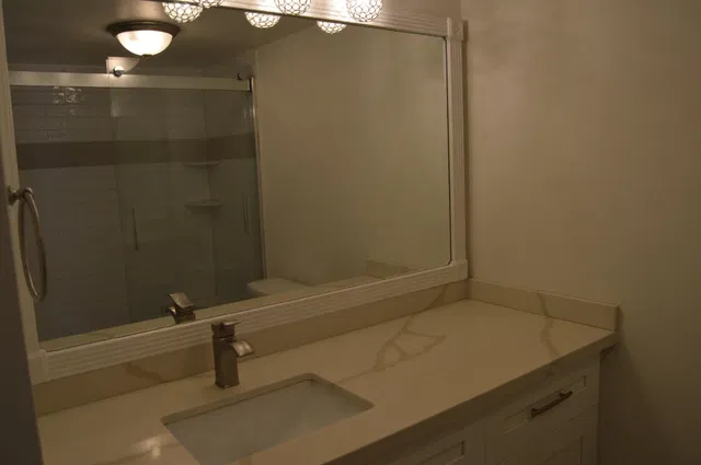 Unit 5-303 photo 17