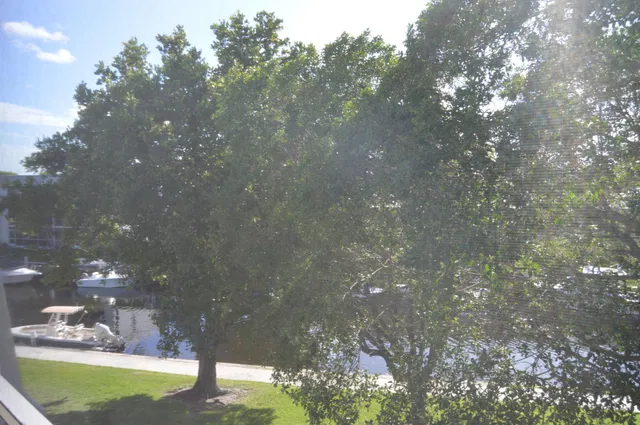 Unit 5-303 photo 24