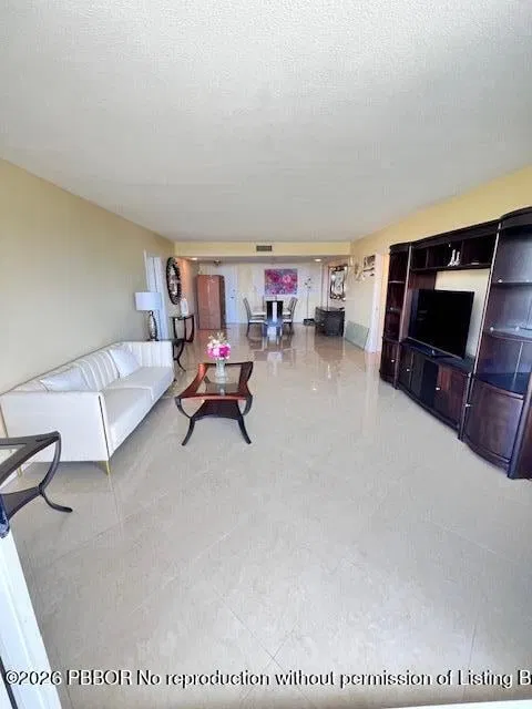 Unit 414 photo 5