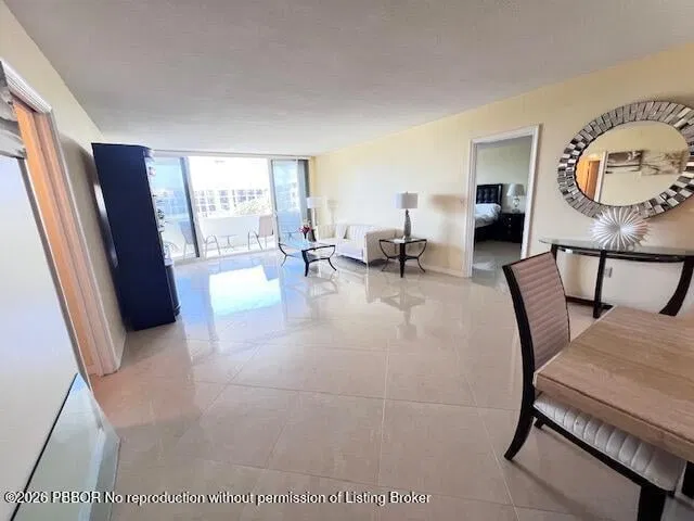Unit 414 photo 7