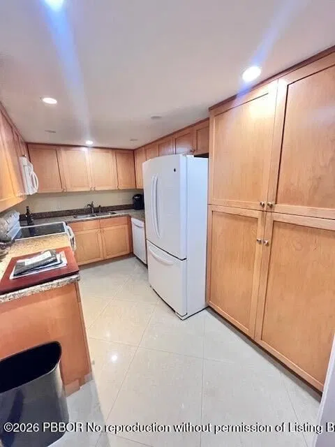 Unit 414 photo 8