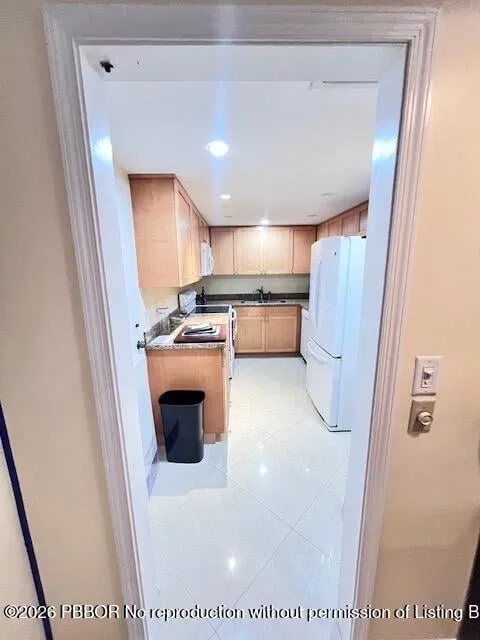 Unit 414 photo 9