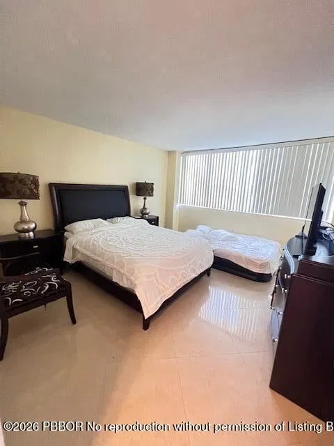 Unit 414 photo 12