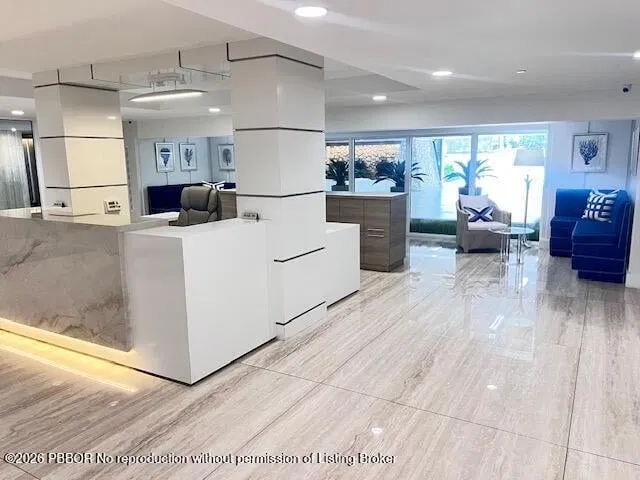 Unit 414 photo 22