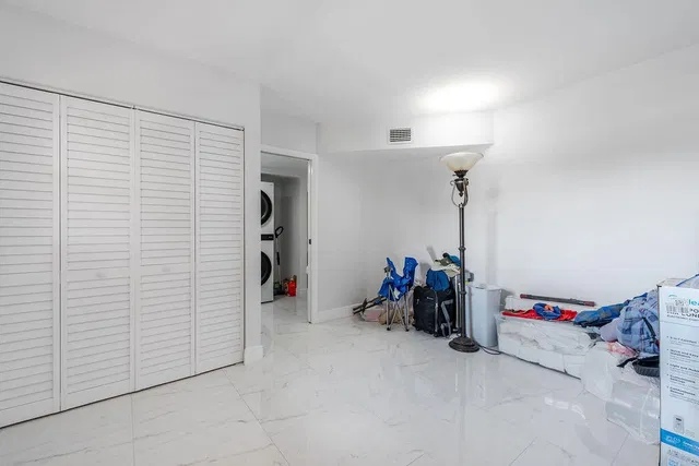 Residence photo 9