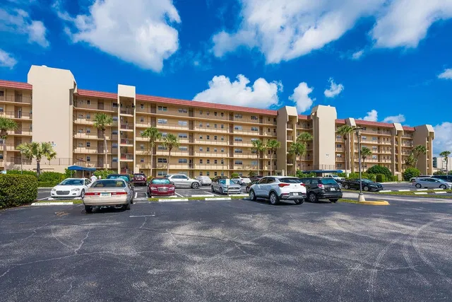 Residence photo 25