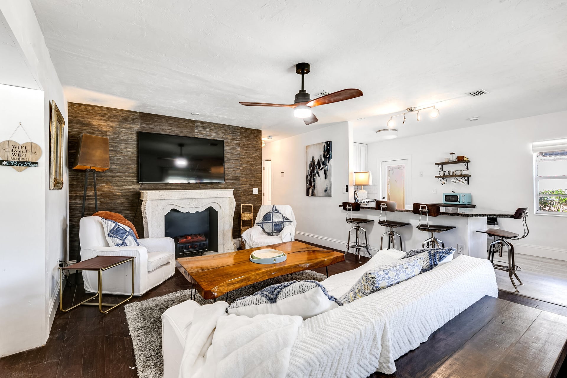 Residence photo 2