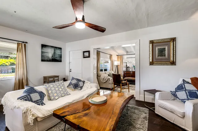 Residence photo 3