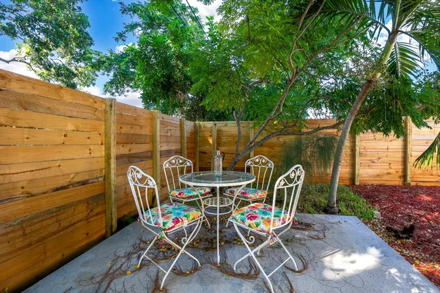 Residence photo 16